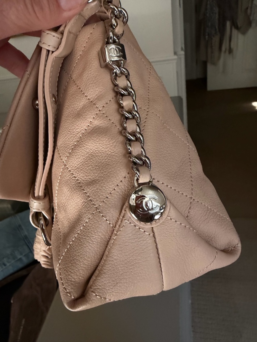 CHANEL Quilted Shoulder Bag in Light Beige with Silver Hardware - Picture 3 of 8